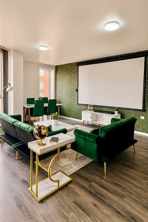 Luxury Cinema Lounge 2Bed Leeds City Centre FREE Parking