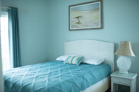 Top Floor Queen Bedroom