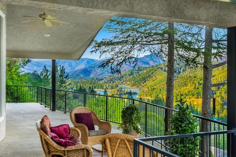 Your Holiday Zen Paradise with Stunning Lakeviews image 4