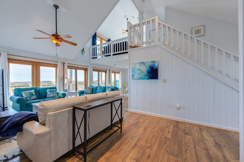Luxury Oceanfront 5 bedroom/5 bath with pool image 10
