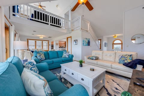 Luxury Oceanfront 5 bedroom/5 bath with pool image 8