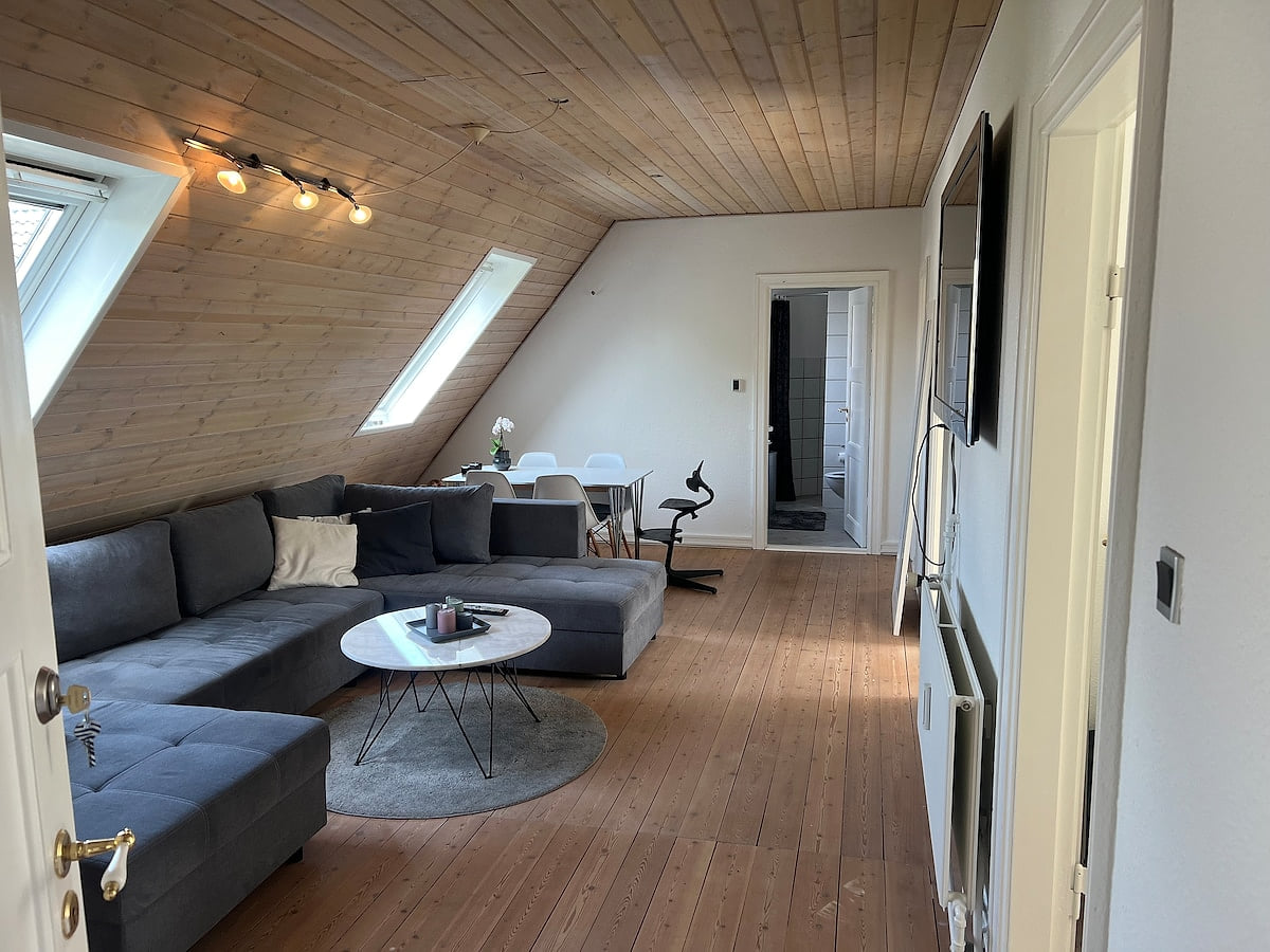 Spacious 3BR City Centre Penthouse