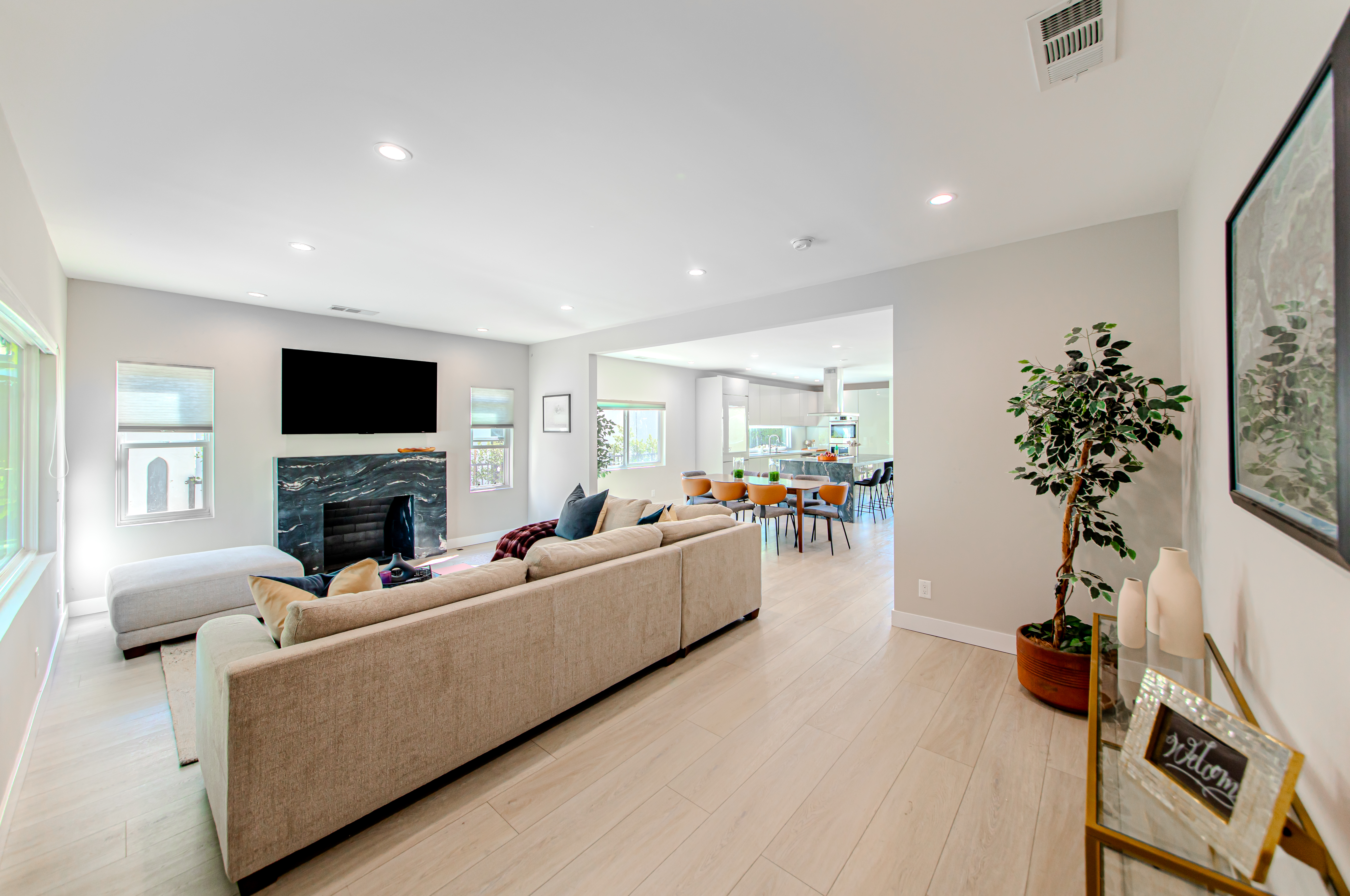 MODERN 4 BEDROOM HOME + POOL IN WEST HOLLYWOOD