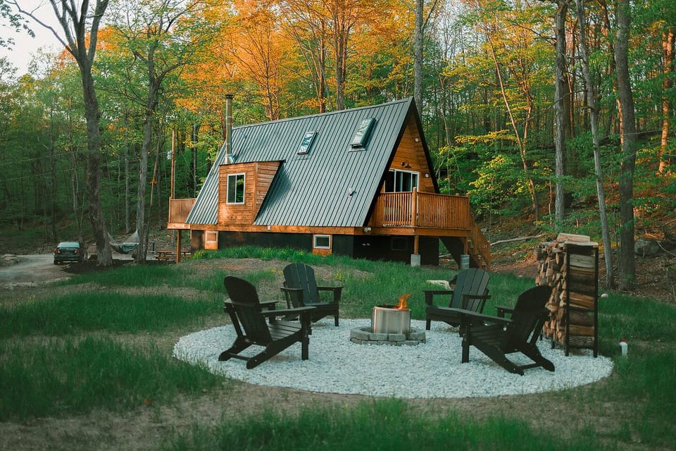 A-Frame on Pudding Hill | Hot Tub + Outdoor Shower - Stamford