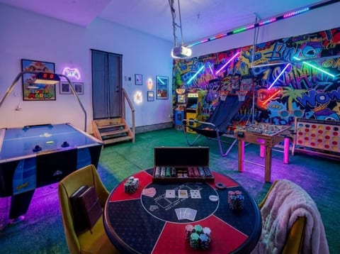 Ohio City + Games + Hottub + Parking + Modern