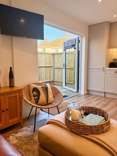 Tivoli Cottage near RUH -10 Min to Bath Centre