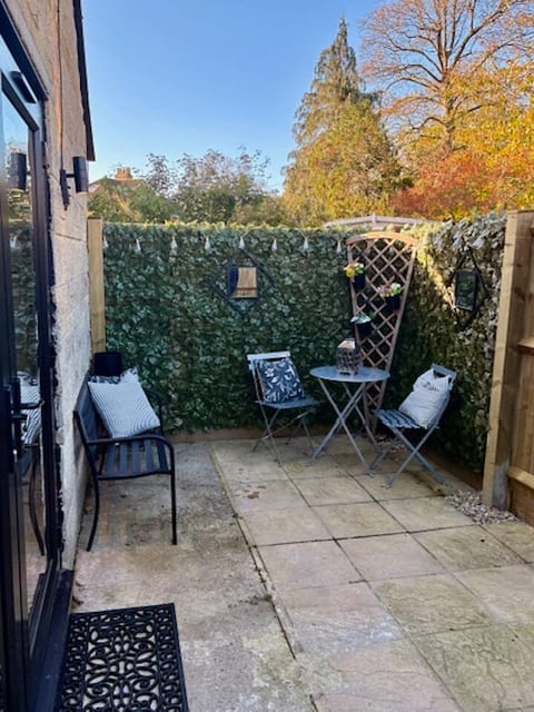 Tivoli Cottage near RUH -10 Min to Bath Centre