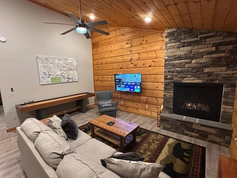 Base Camp | Dogs OK, Hot Tub, Walk to Wisp, Arcade
