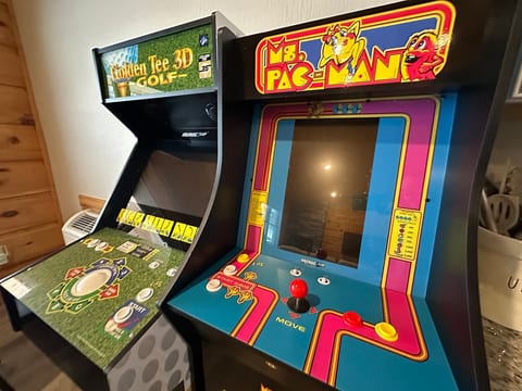 Base Camp | Dogs OK, Hot Tub, Walk to Wisp, Arcade