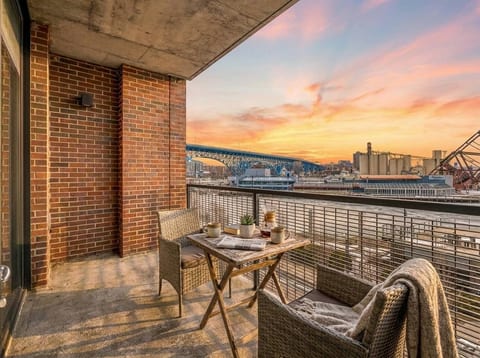 Lake + River view + Balcony + 2 Free Parking + Gym