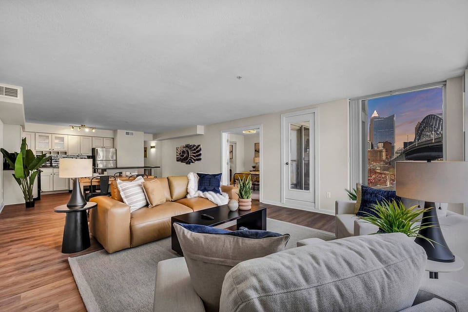 Flats + City View + Modern + Balcony + Parking - Cleveland