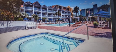 SeaSide Hideaway Pool-Hot Tub CLEAN Steps to Ocean