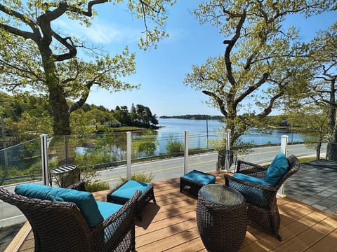The Oaks Seaside Retreat