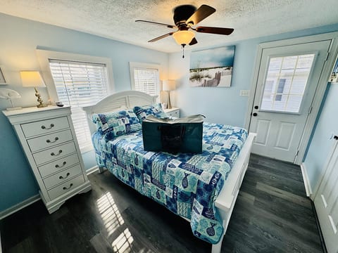 🌴 Stylish 2-Bedroom Beach House w/ Golf Cart + Pet Friendly | Ocean Lakes Family Campground 🌊