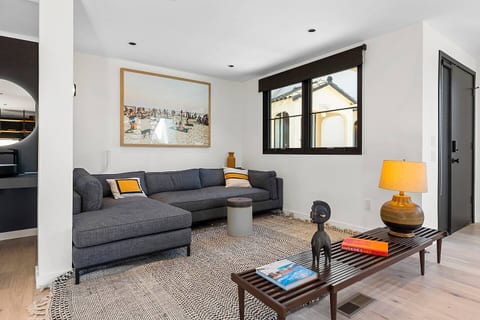 Peaceful & Cozy 2 Bedroom House, Stunning Views