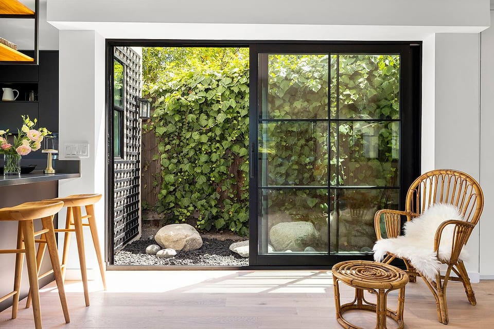 Peaceful & Cozy 2 Bedroom House, Stunning Views - Los Angeles