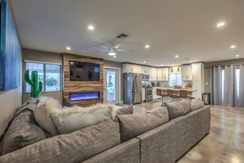 1.8 Miles from the Strip! Private Pool, Game Room!