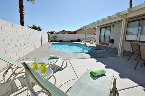 Modern Home w/ Private Pool, Spa, Pool Table