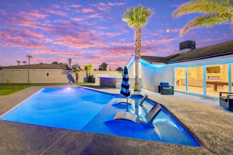 One of a Kind with Private Pool, Spa, Volleyball, Game Room, Life size Chess