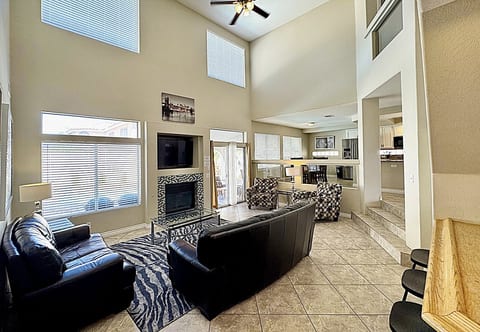 Private Pool, Spa, Game Room, Putting Green, WIFI!