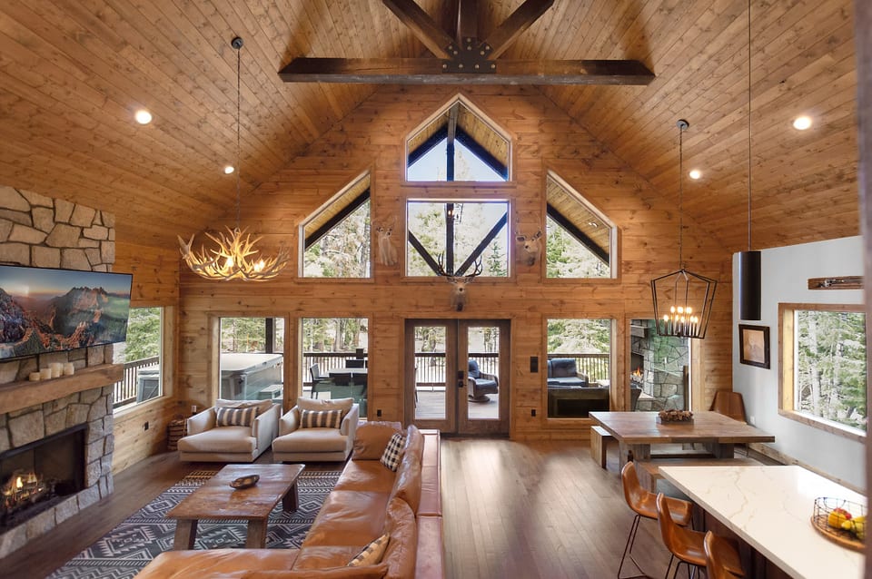 Luxury Duck Creek Cabin Retreat | Spa, Fire Pit, Game Room - Duck Creek Village