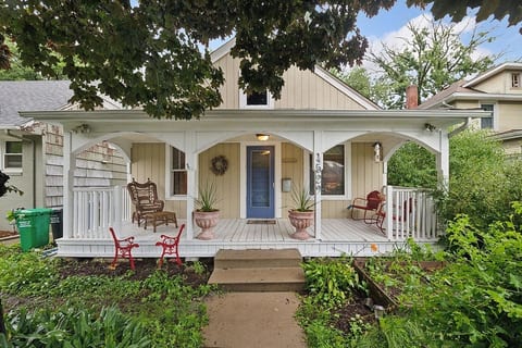 Elegant Linden Hills Home | Family-Friendly image 1