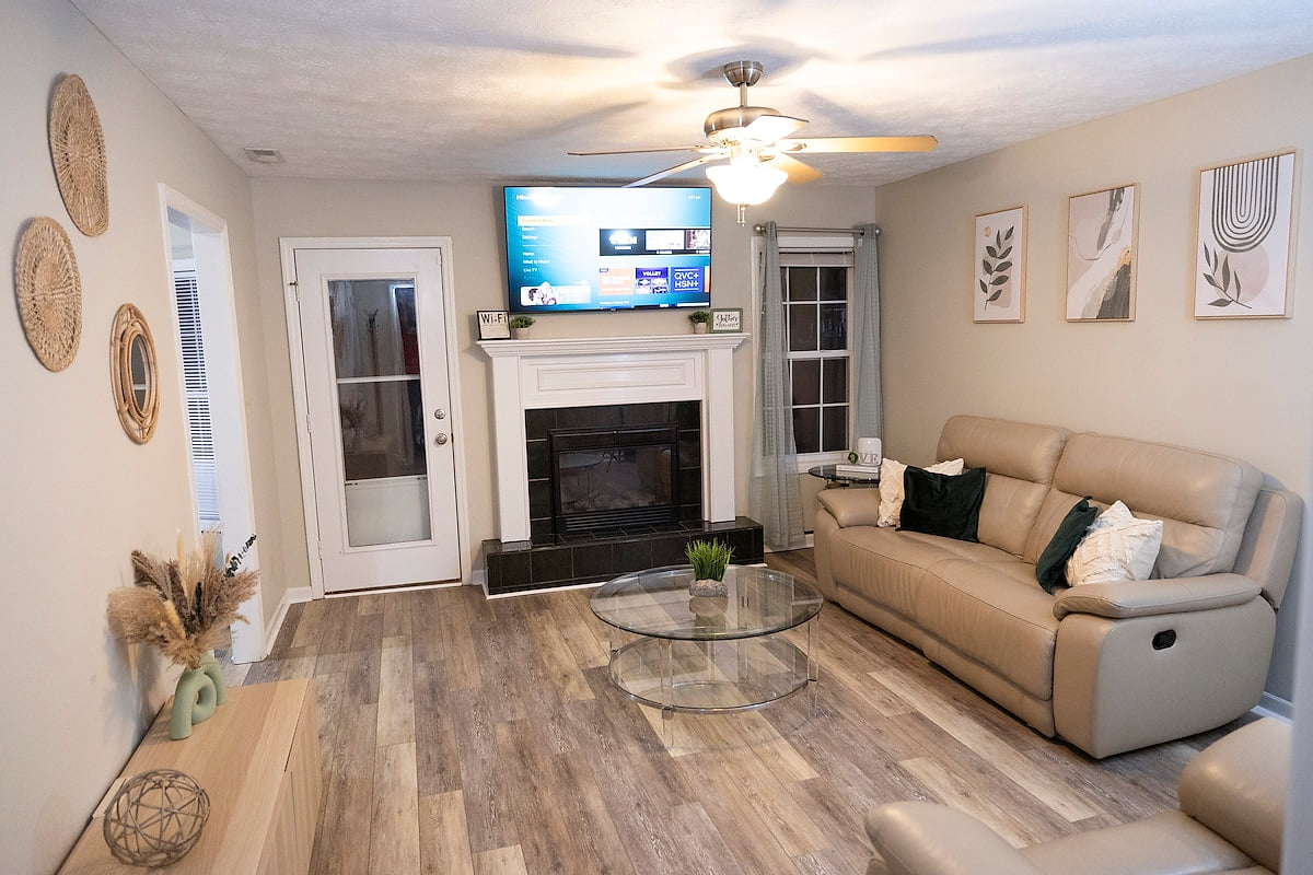 3BDR, King Bed, Wi-Fi, Near Ft. Bragg/Ft. Liberty image 1
