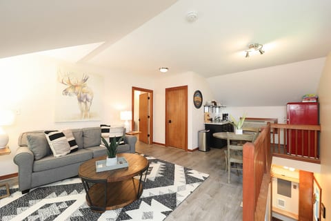 Cozy Mountain Retreat * Dog Friendly