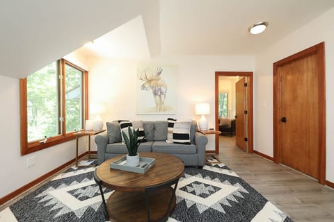 Cozy Mountain Retreat * Dog Friendly