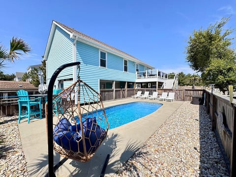 Family Beach Retreat • Private Pool • Walk to Go-Carts & Mini Golf