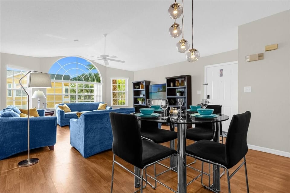 Luxury 3BR Condo Near Disney with Pool - Kissimmee