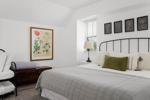 White Dove Farmhaus