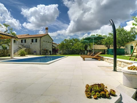 Villa Lucy