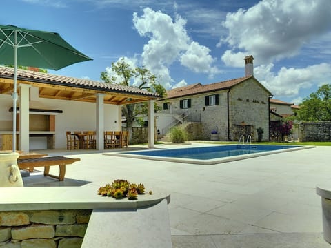 Villa Lucy