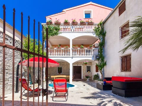 House Samia