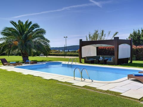 Villa Sunny Flowers
