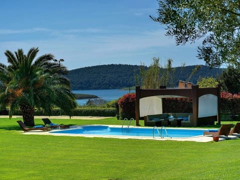 Villa Sunny Flowers