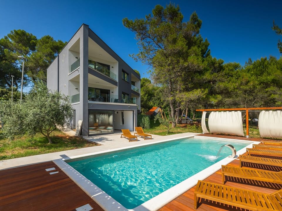 Villa Black and White - Bokordići