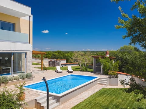 Villa White