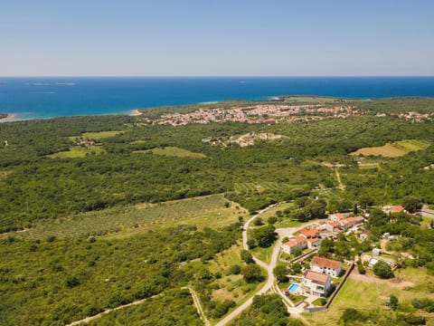 Villa White