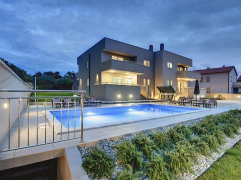 Villa Grande T&D