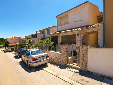 Apartment 1588