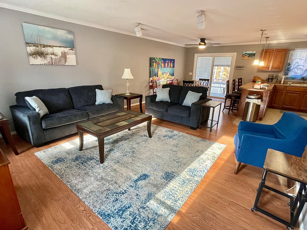 Offshore Tails image 1