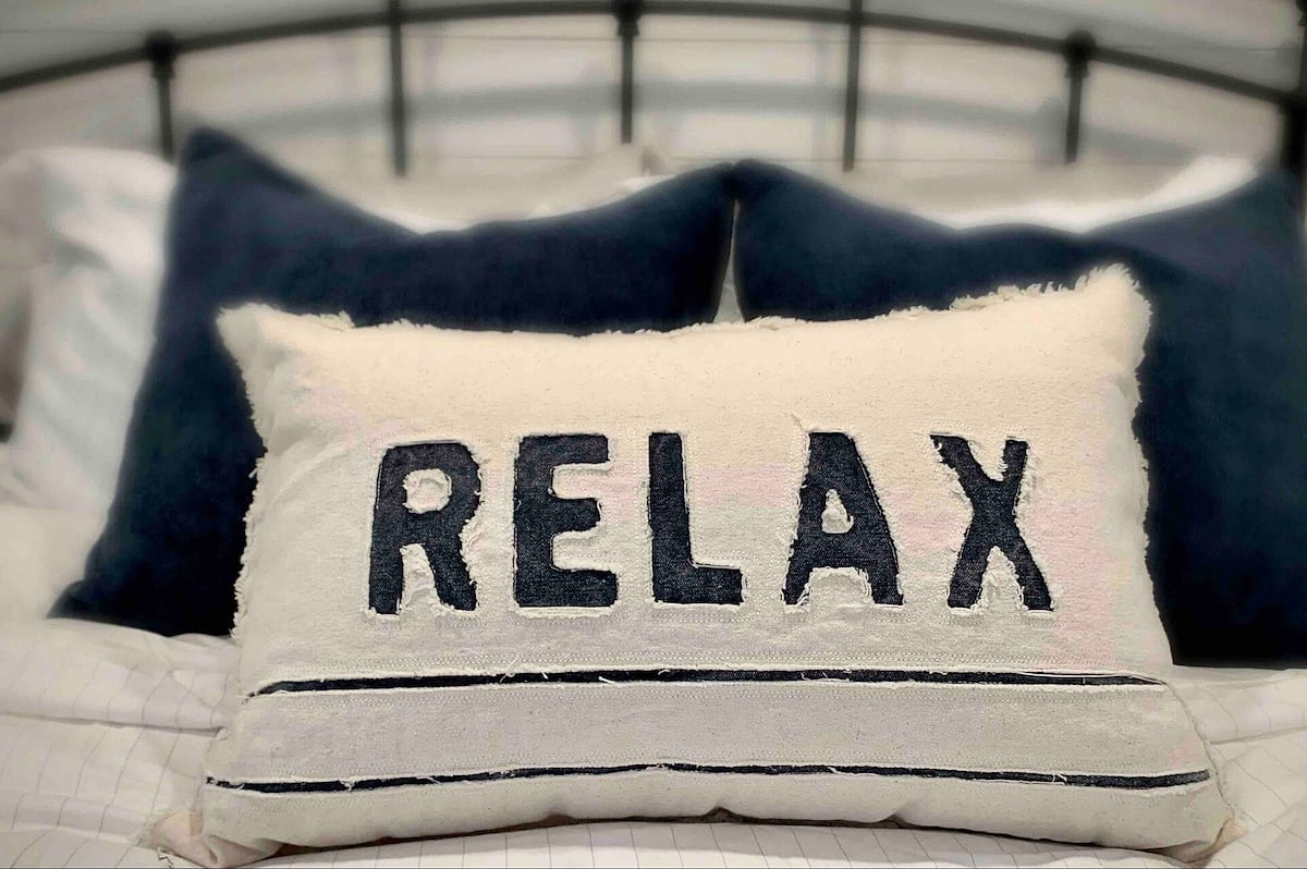 Lake Michigan Cottage Private Beach Access/Firepit image 13