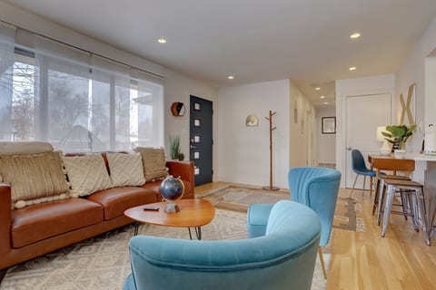 Soothing Sunlit Retreat: Our Cozy Living Room Bathed in Natural Light for Your Serenity. 🏡🌞✨ #SunlitLiving