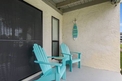 Renovated Condo 4 Min Walk to Beach