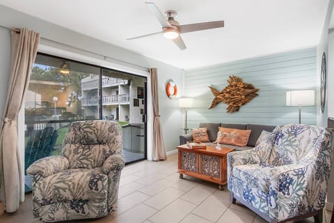 Enjoy the sofa-bed and the accessibility to the pools + community areas.