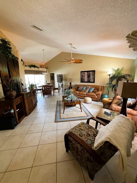 Waterfront Paradise image 1