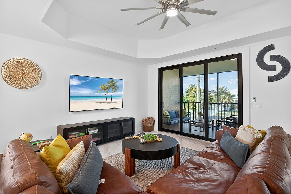 Brand New Luxury Condo | 3 King Beds | Sleeps 6 image 1