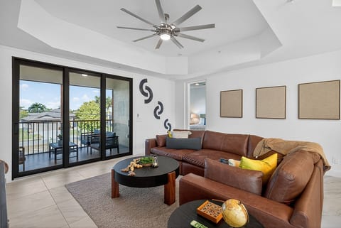 Brand New Luxury Condo | 3 King Beds | Sleeps 6 image 4